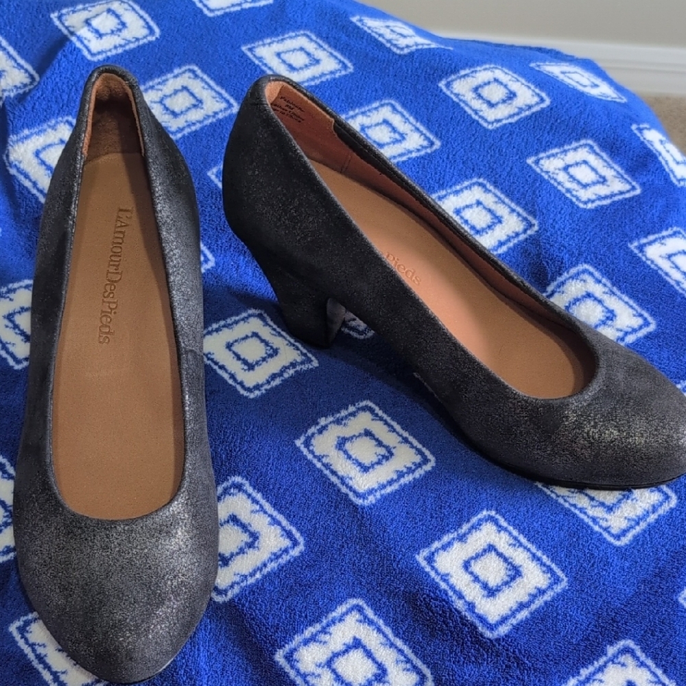 L'Amour Des Pieds Shimmering Black Heels